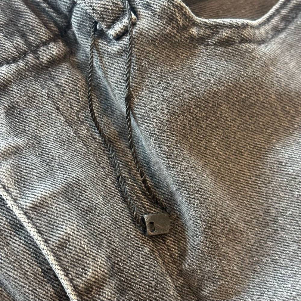 EXPRESS Women’s Black Wash Super High Rise Mom Jean Size 10 - Picture 13 of 13